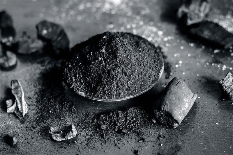 The Amazing Benefits of Activated Charcoal For Your Skin