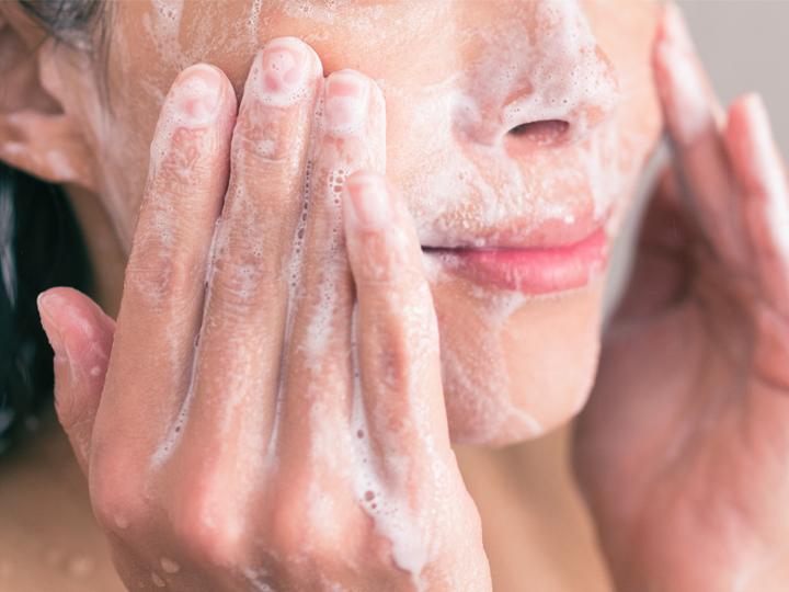 Finest Face Wash to Keep Skin Hydrated and Anti-Bacterial