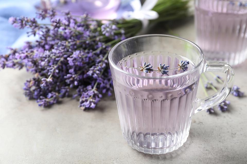 Top 6 Benefits Of Pure Lavender Water