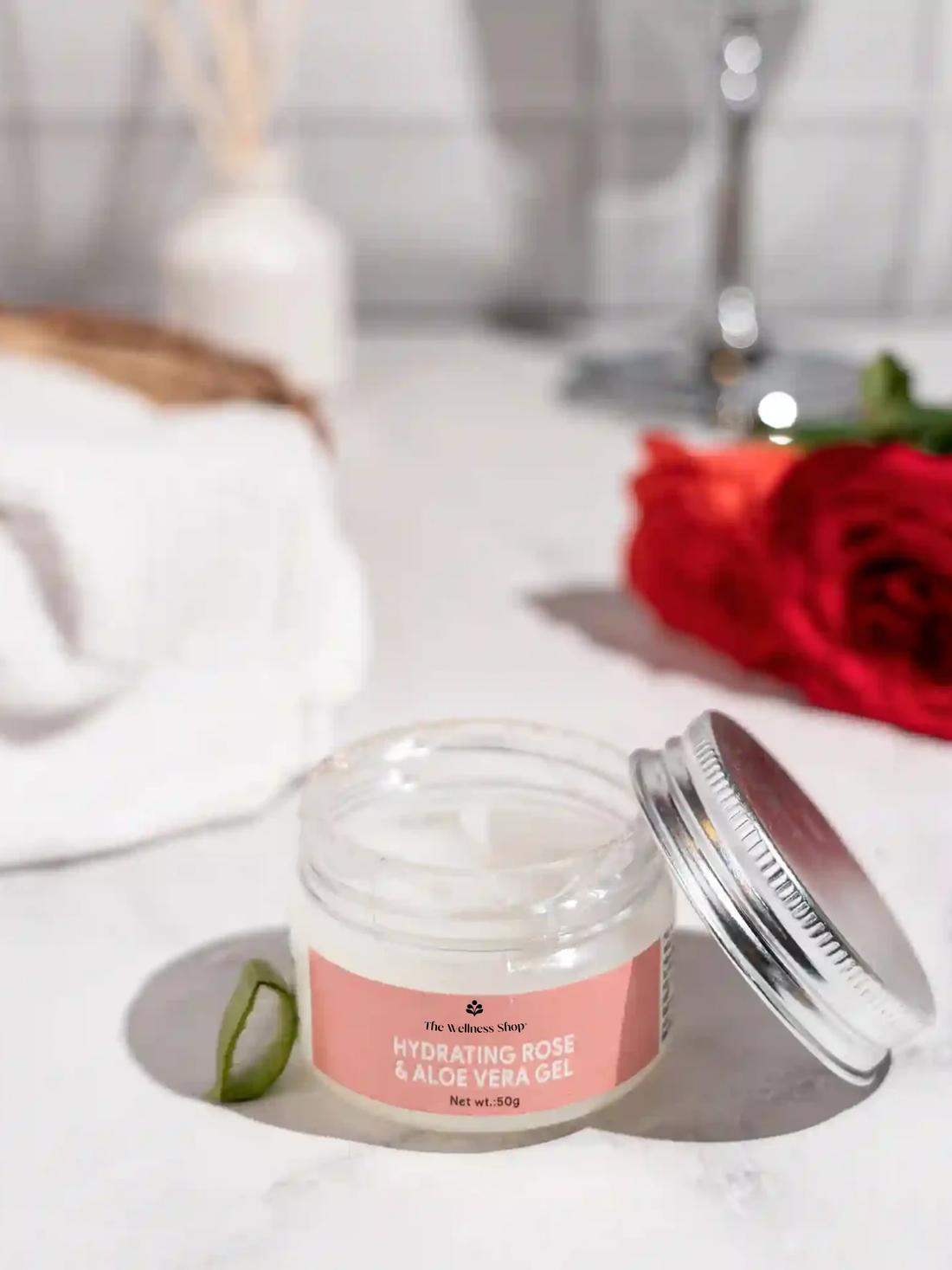 HYDRATING ROSE AND ALOE VERA FACE GEL (REDUCES DARK CIRCLES &amp; TIGHTEN PORES)